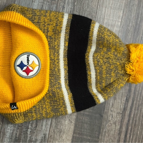 47 Brand Pittsburgh Steelers logo Black & yellow Pom-pom Beanie. Like new hat - Picture 2 of 5